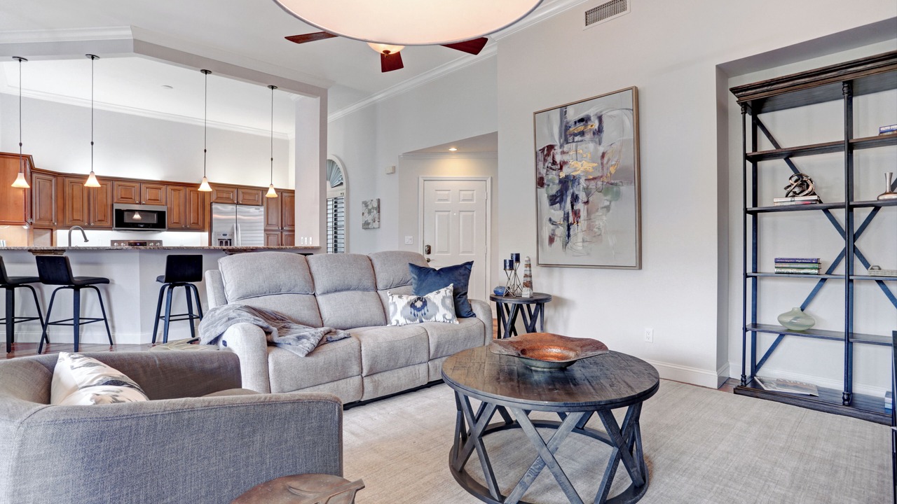 Photo of Livingroom in Pelican Bay