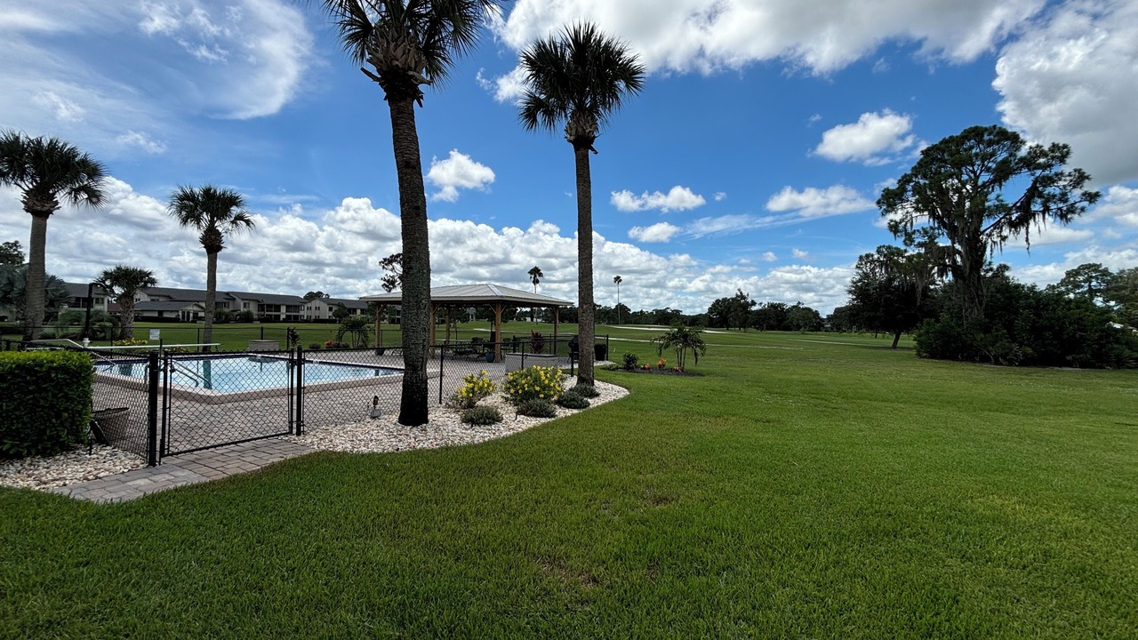 Photo of Outdoor in Sun 'N Lake