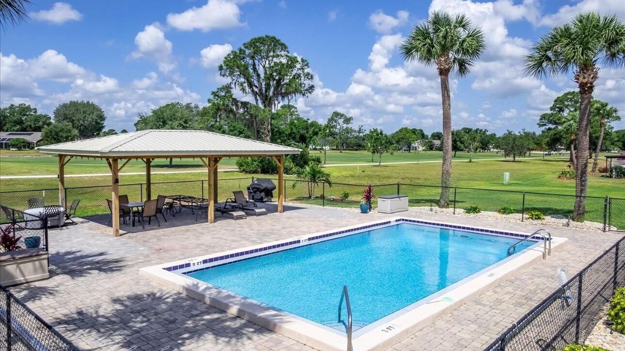 Photo of Outdoor in Sun 'N Lake