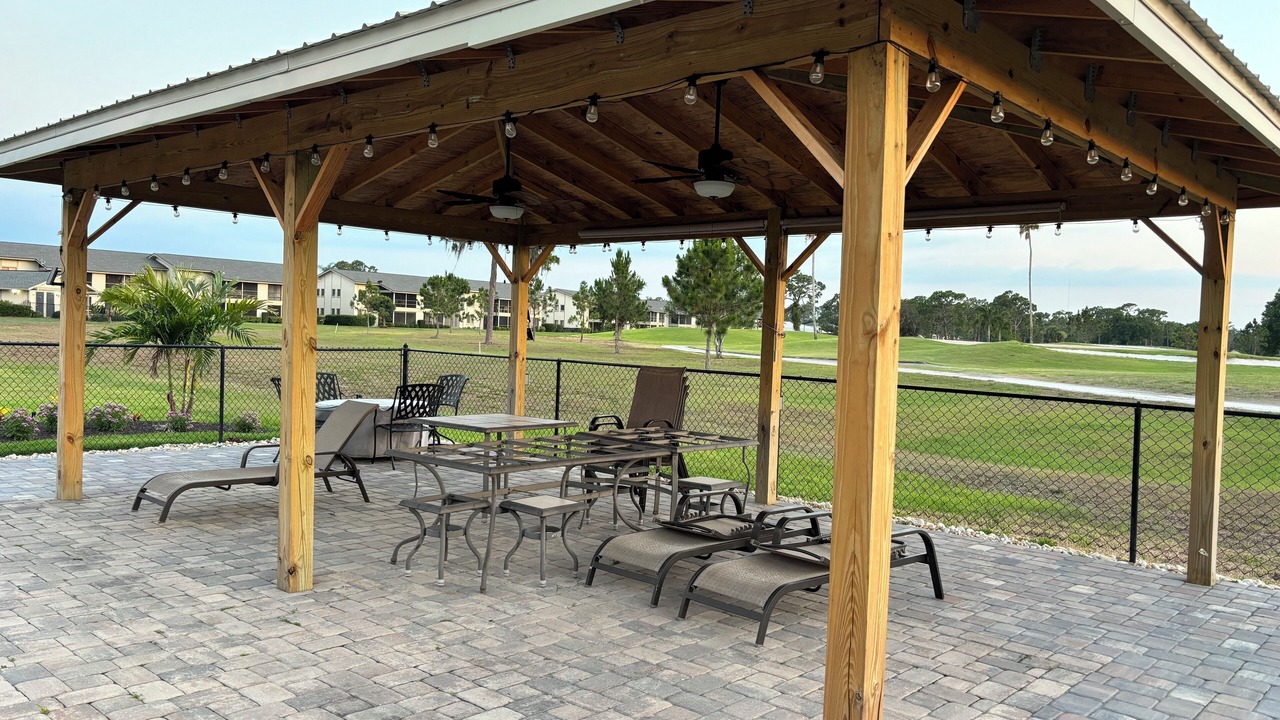 Photo of Outdoor in Sun 'N Lake