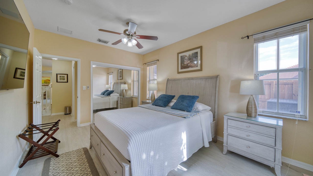 Photo of Bedroom in Ludlam