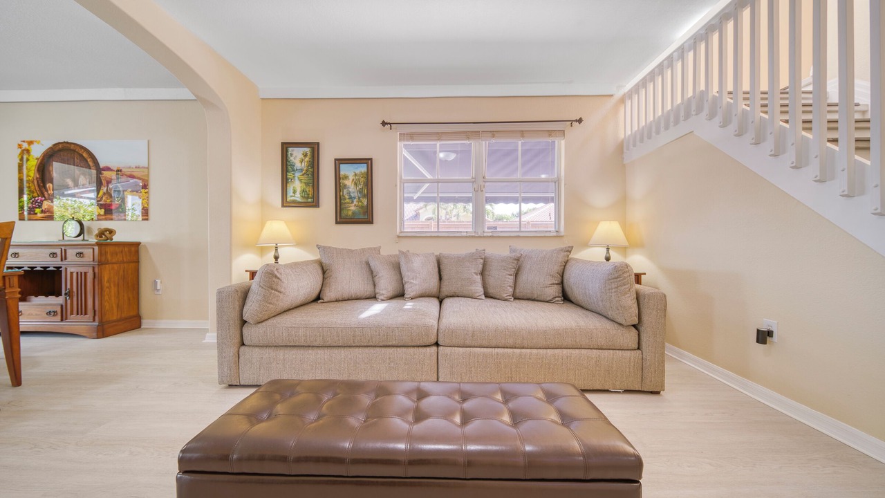Photo of Livingroom in Ludlam
