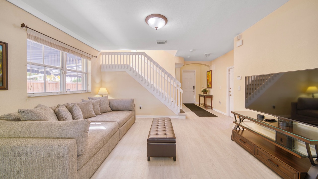 Photo of Livingroom in Ludlam
