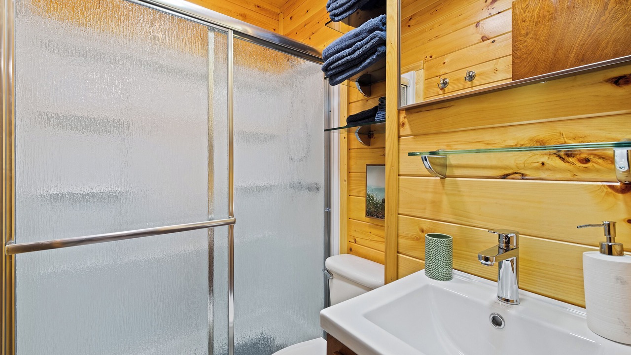 Photo of Bathroom in Maggie Valley