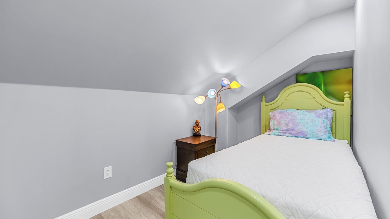 Photo of Bedroom in Floridana Beach