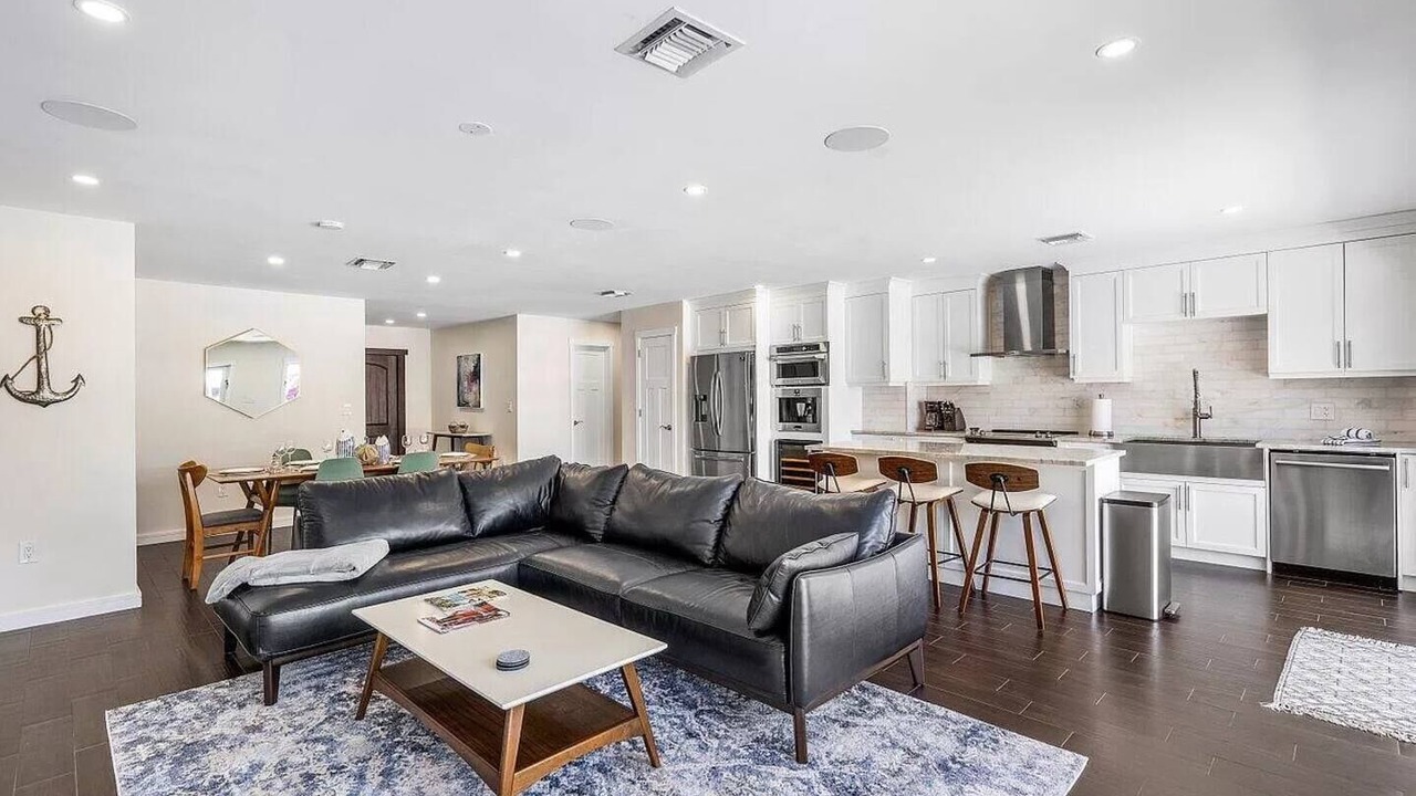 Photo of Livingroom in Pompano Isles