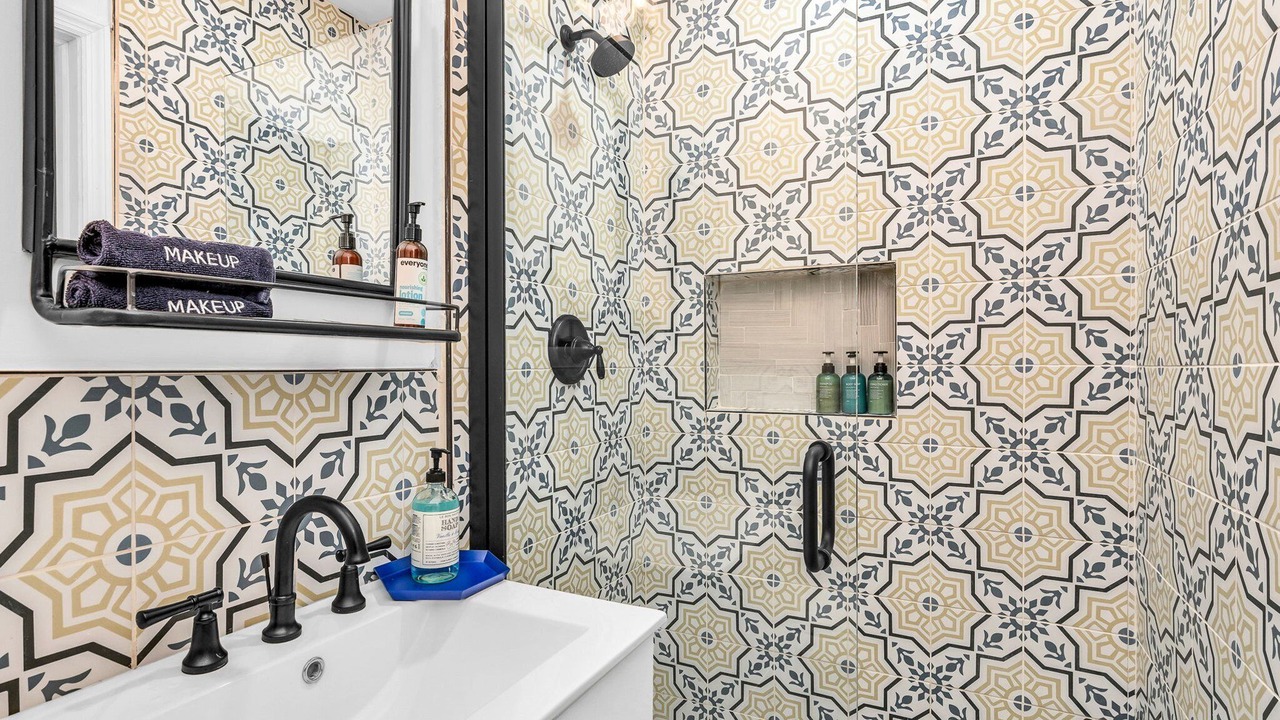 Photo of Bathroom in Flamingo Parks