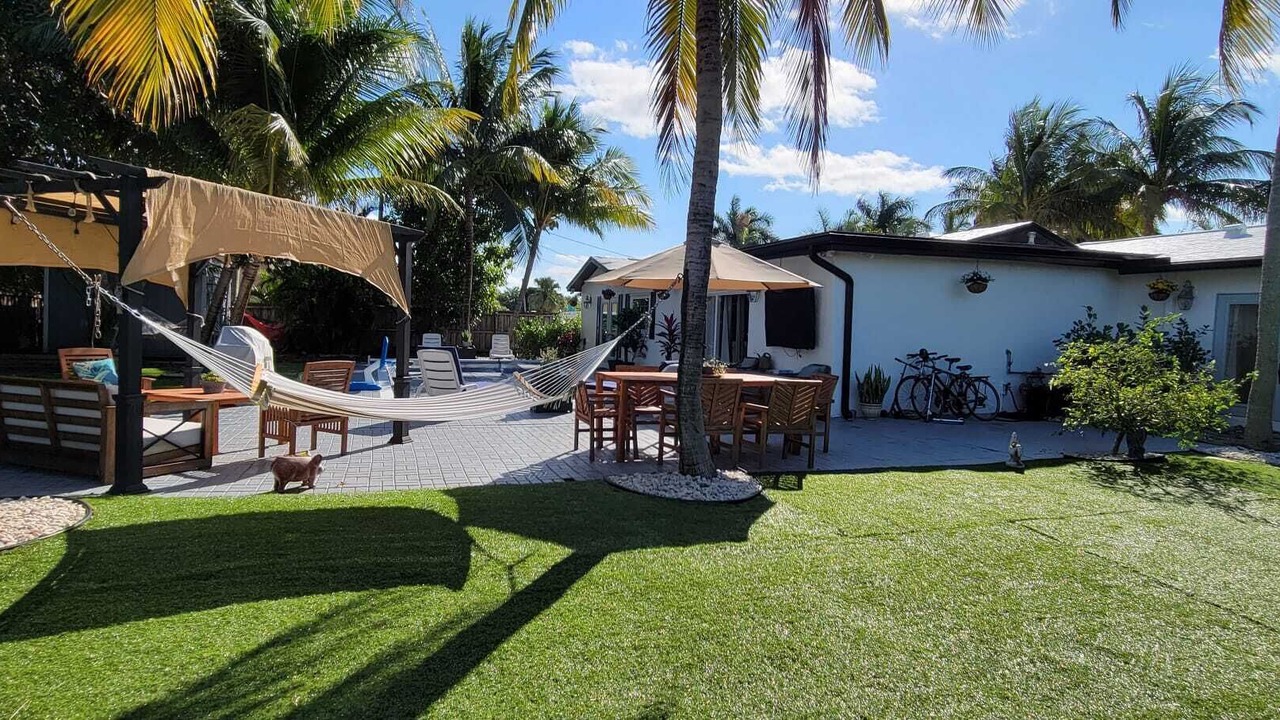 Photo of Outdoor in Tropic Palms
