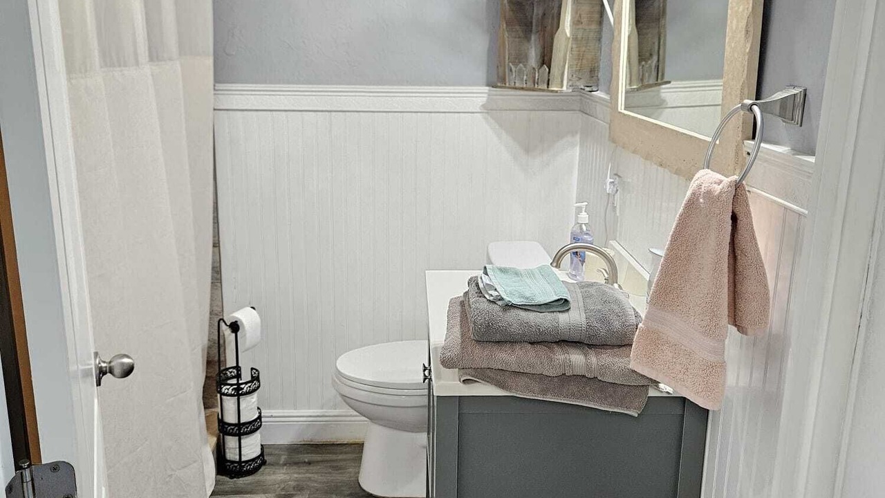 Photo of Bathroom in Tropic Palms