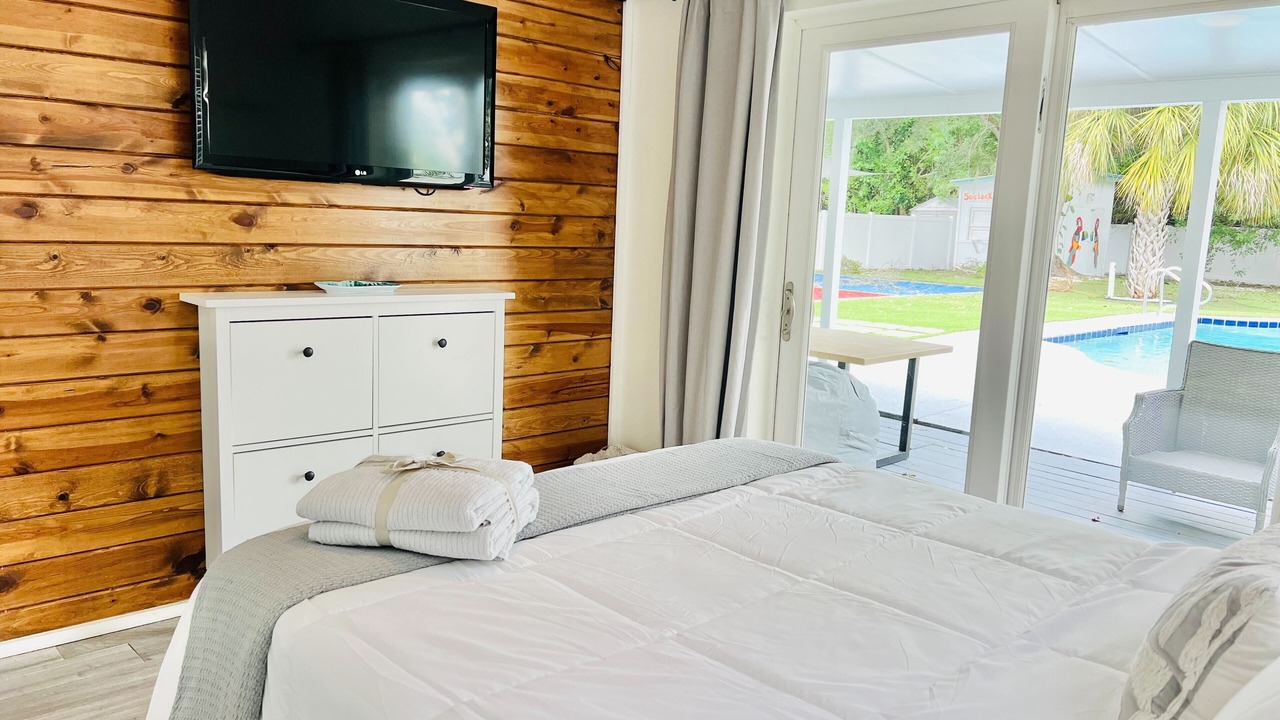 Photo of Bedroom in Pinellas Park