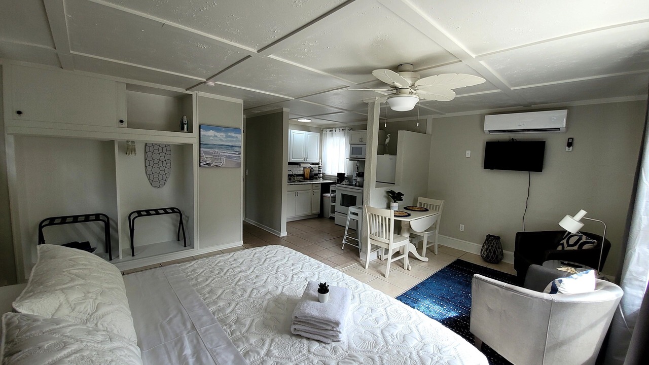 Photo of Bedroom in Mango Groves