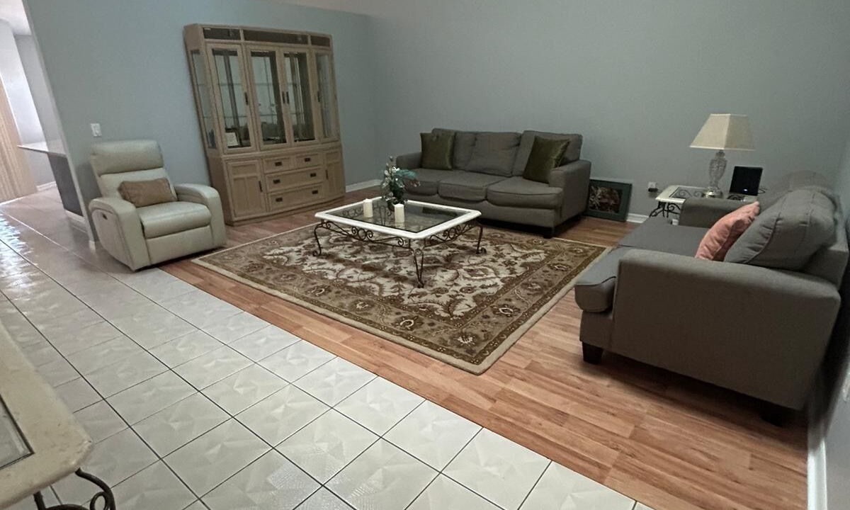 Photo of Livingroom in Palm Harbor