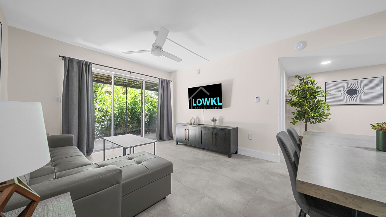 Photo of Livingroom in Lake Ridge