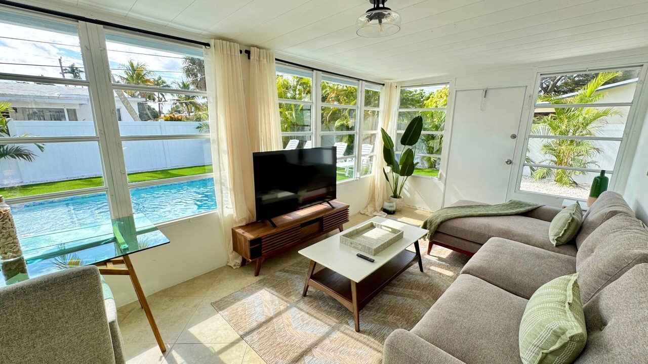Photo of Livingroom in Cypress Lakes
