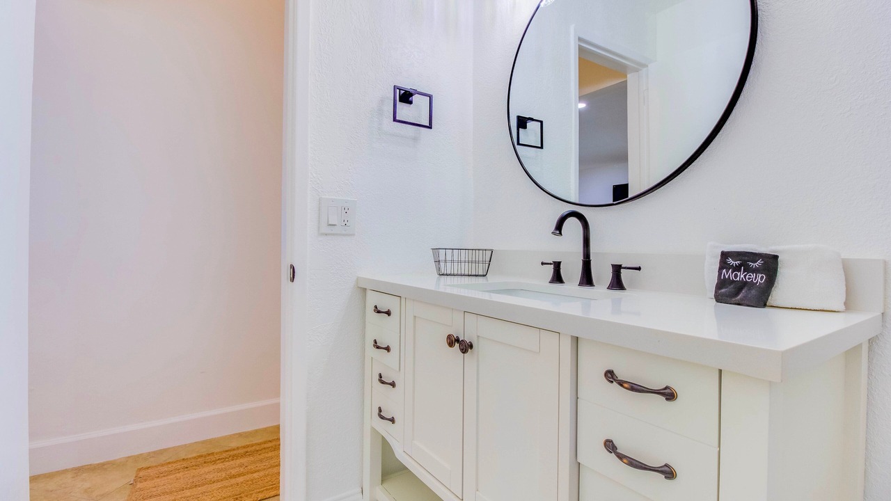 Photo of Bathroom in Cypress Lakes