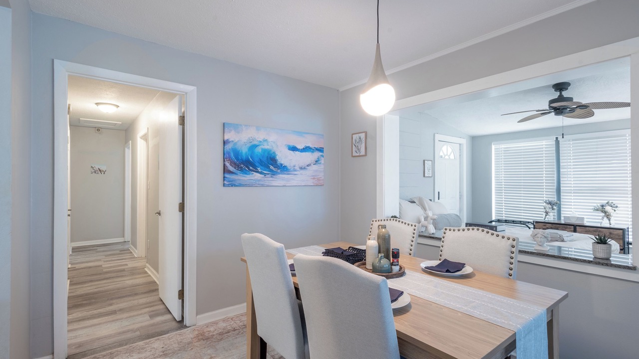 Photo of Livingroom in Bayshore Gardens