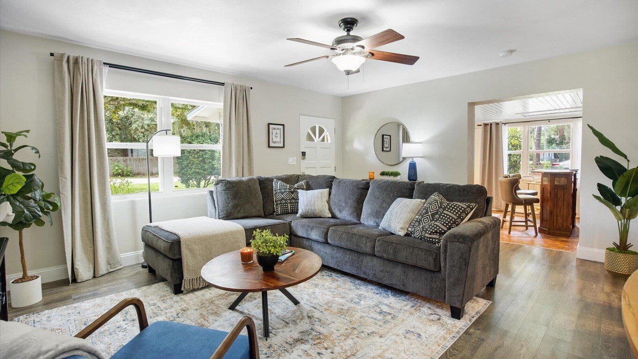 Photo of Livingroom in Gainesville