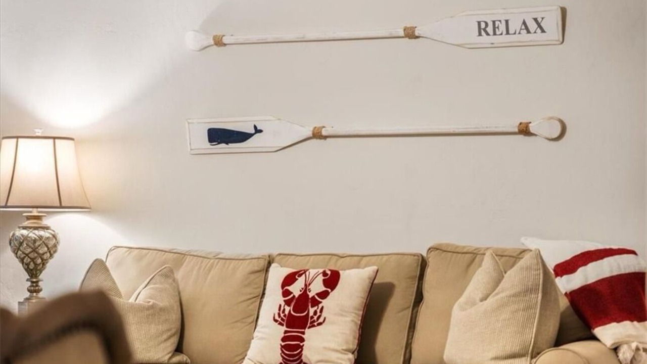 Photo of Livingroom in Vanderbilt Beach