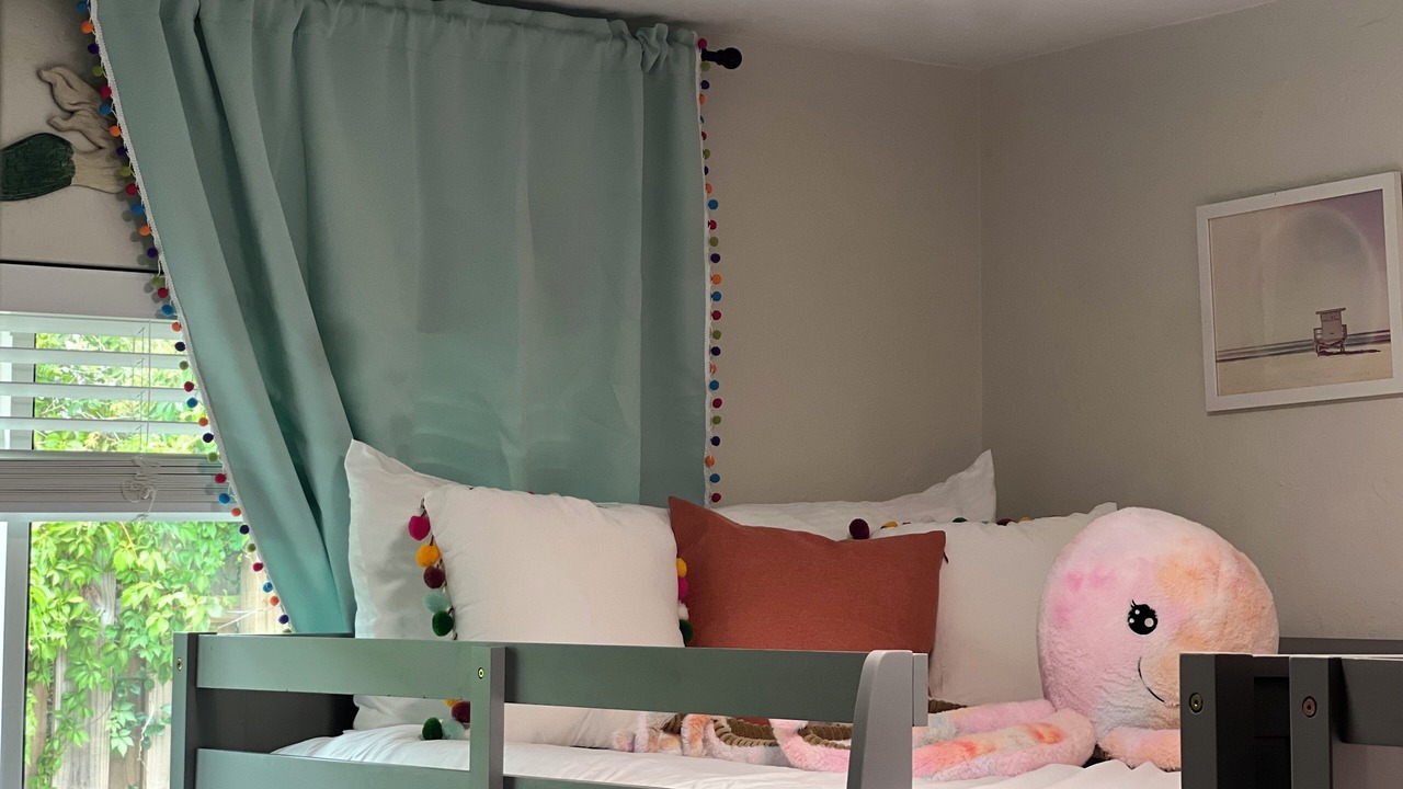 Photo of Bedroom in Vanderbilt Beach