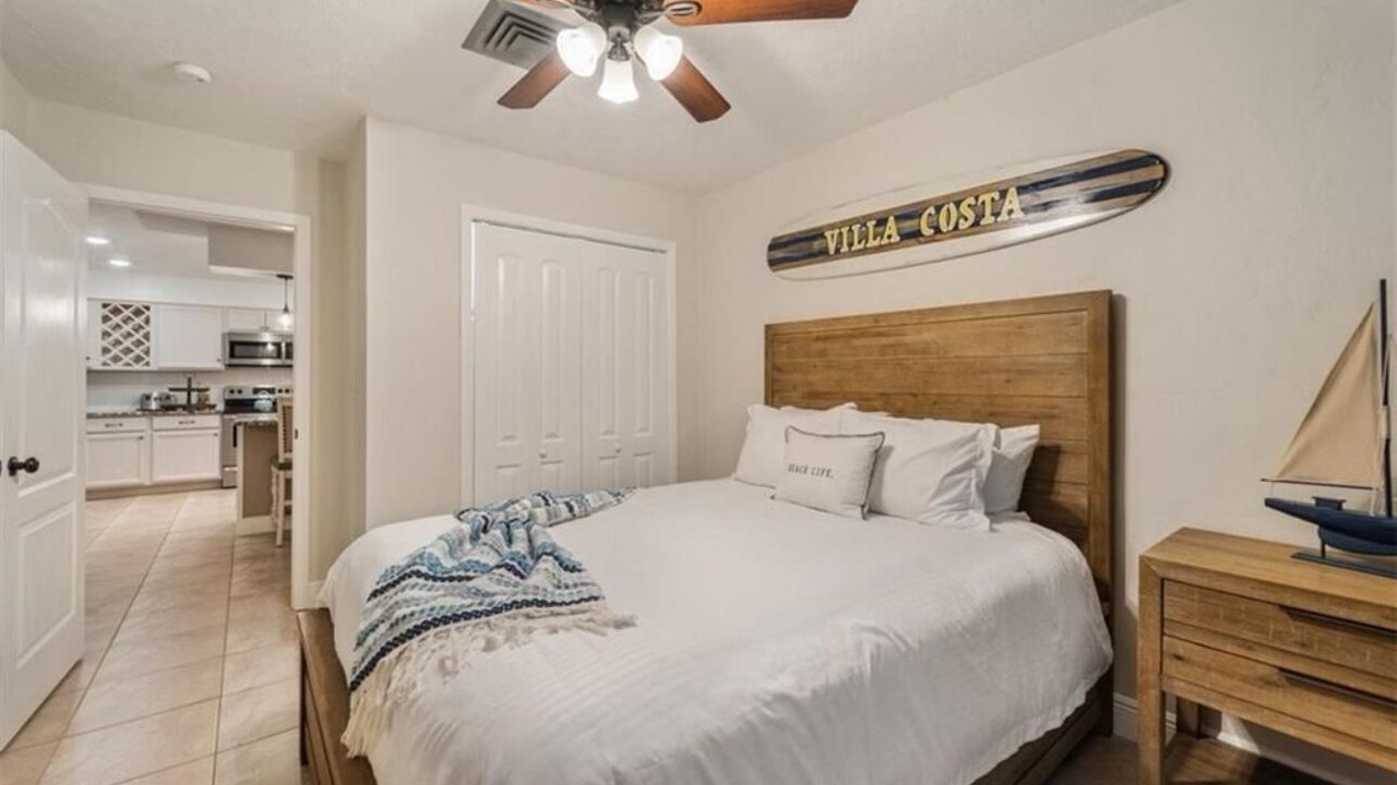 Photo of Bedroom in Vanderbilt Beach