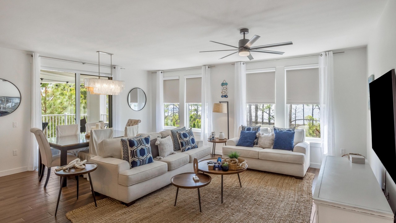 Photo of Livingroom in Baytowne Wharf