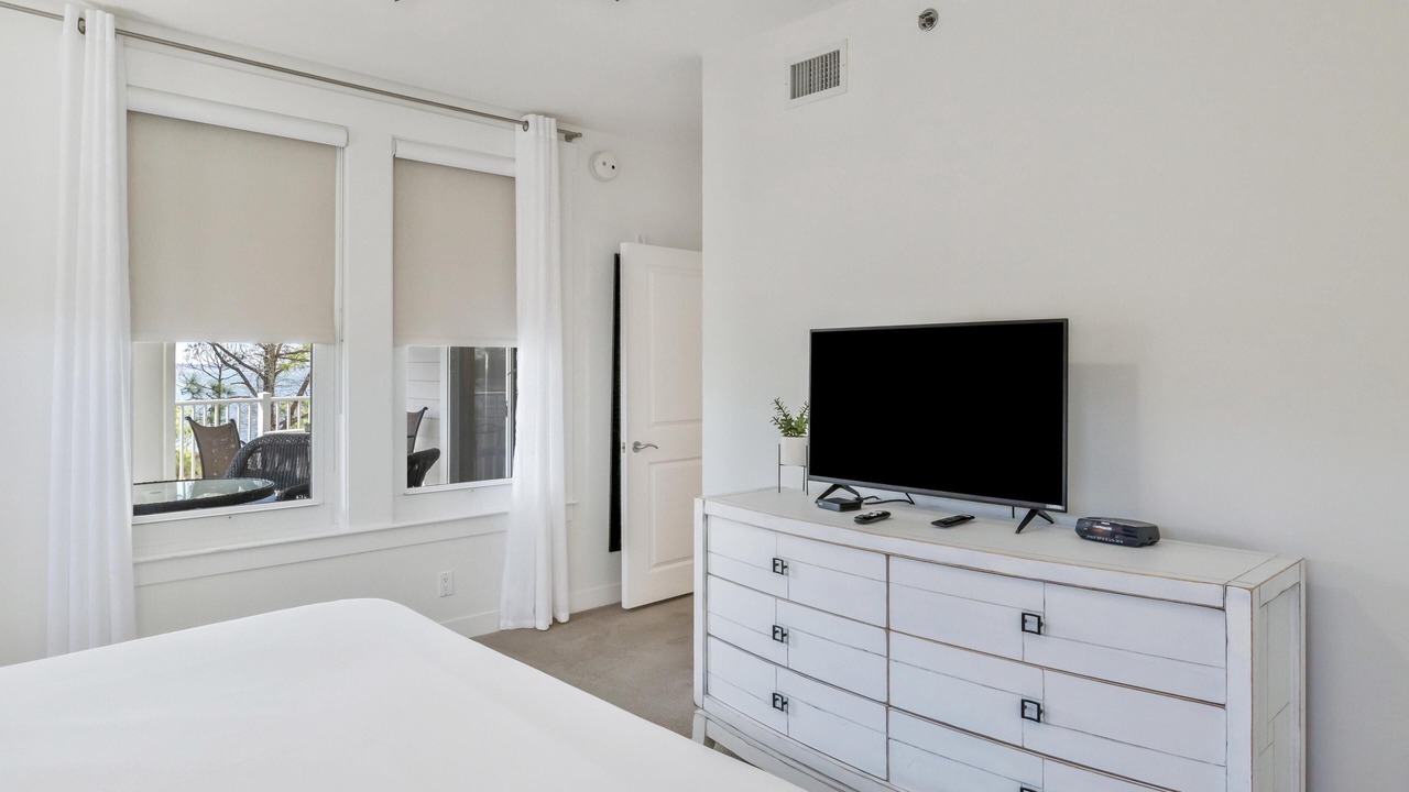 Photo of Bedroom in Baytowne Wharf