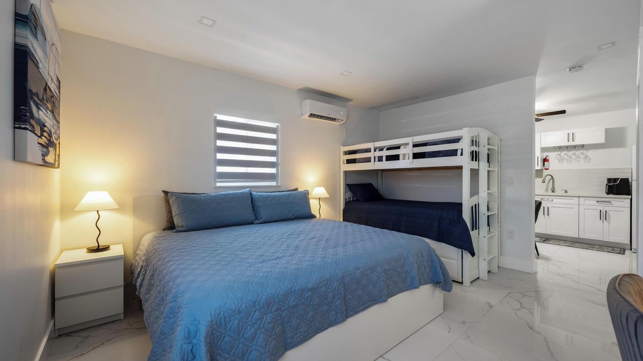 Photo of Bedroom in Carol City