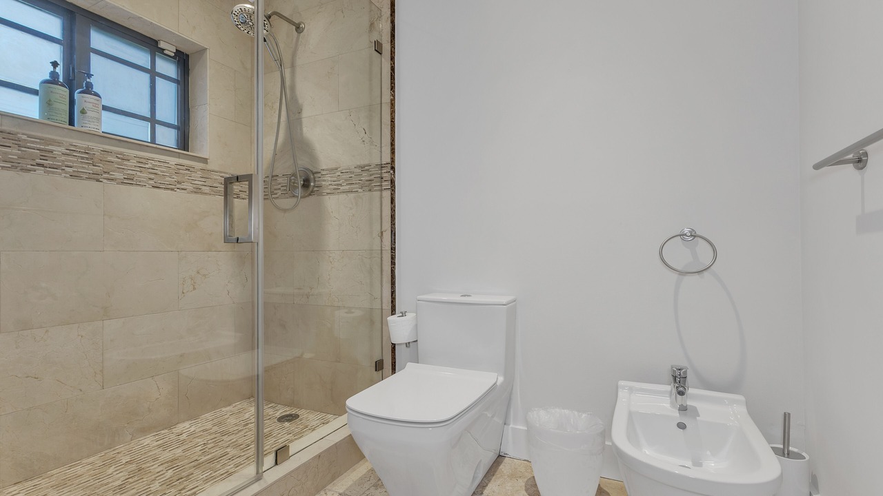 Photo of Bathroom in Tamiami