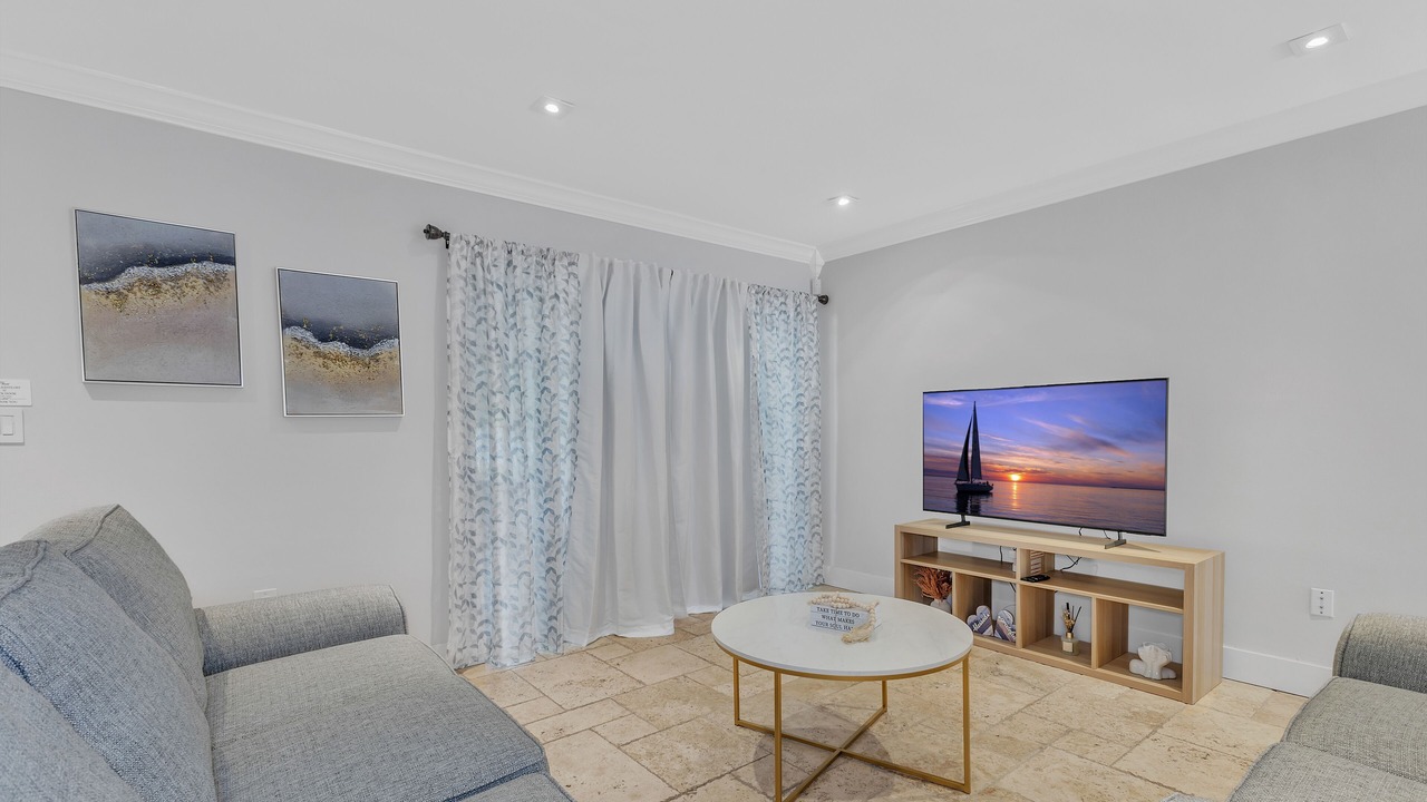 Photo of Livingroom in Tamiami