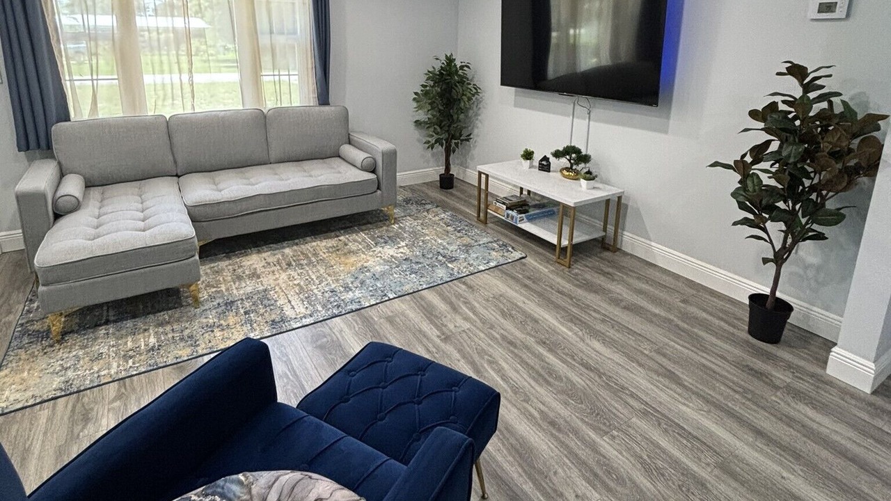 Photo of Livingroom in DeLand