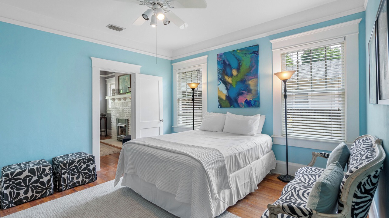 Photo of Bedroom in Historic Hyde Park North