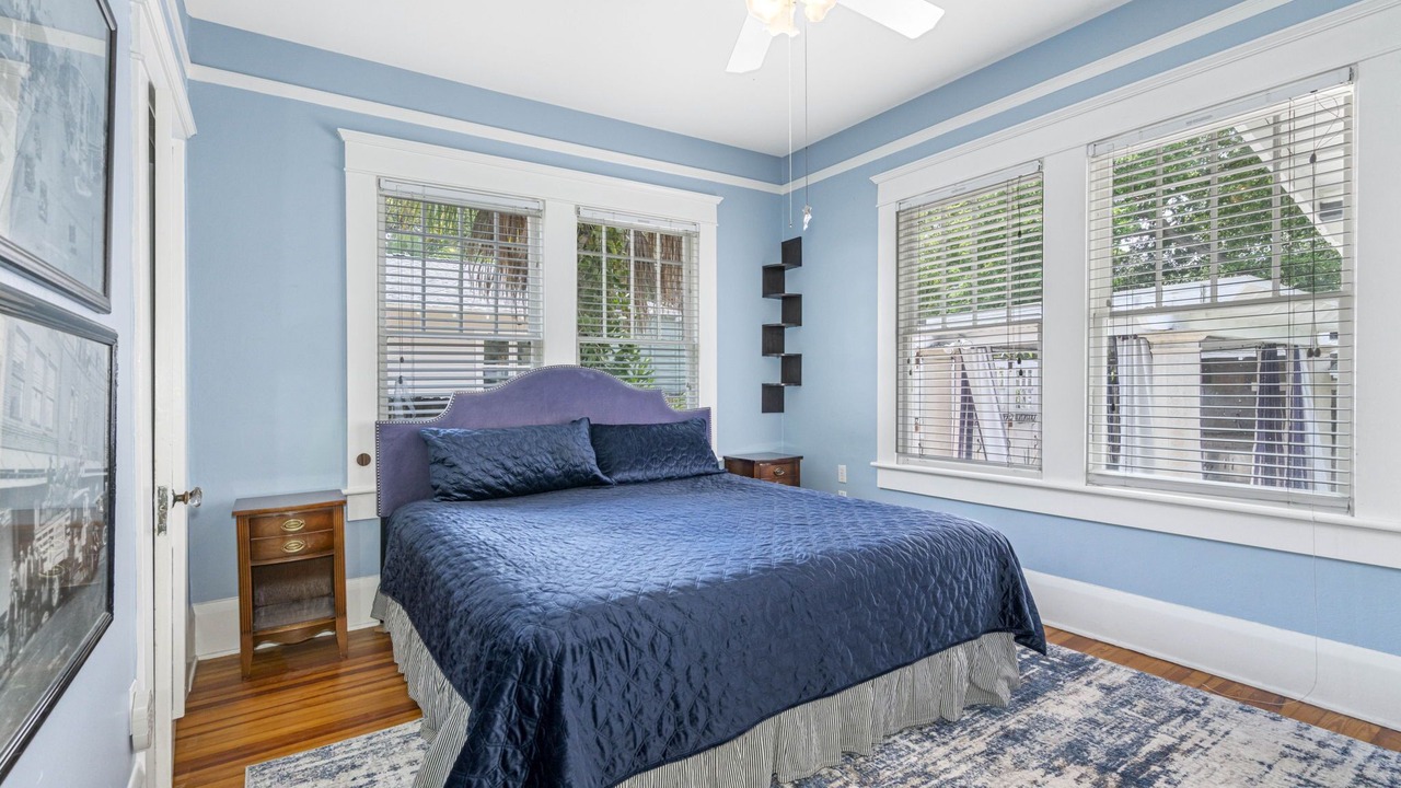 Photo of Bedroom in Historic Hyde Park North