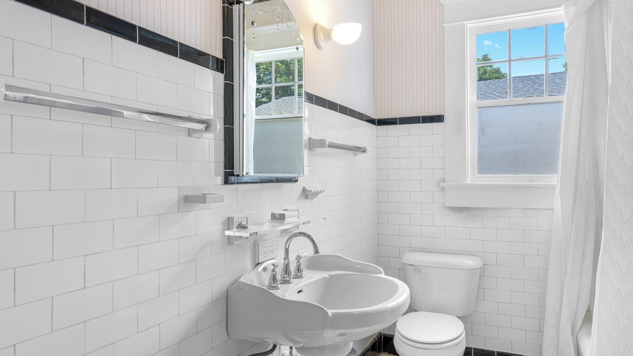 Photo of Bathroom in Historic Hyde Park North