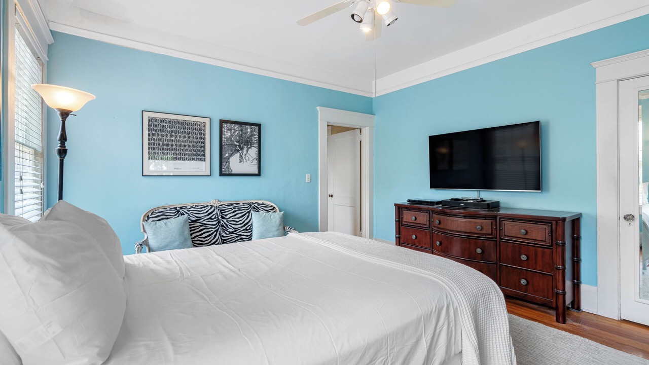 Photo of Bedroom in Historic Hyde Park North