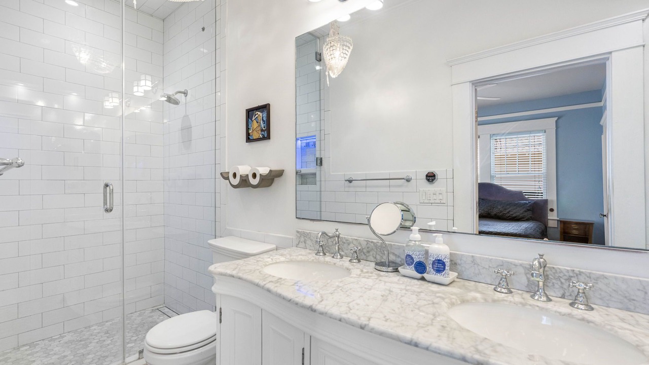 Photo of Bathroom in Historic Hyde Park North