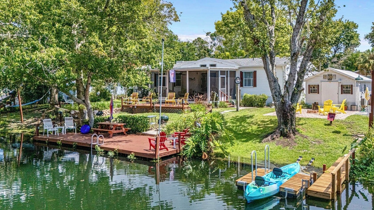 Photo of Outdoor in Weeki Wachee Gardens