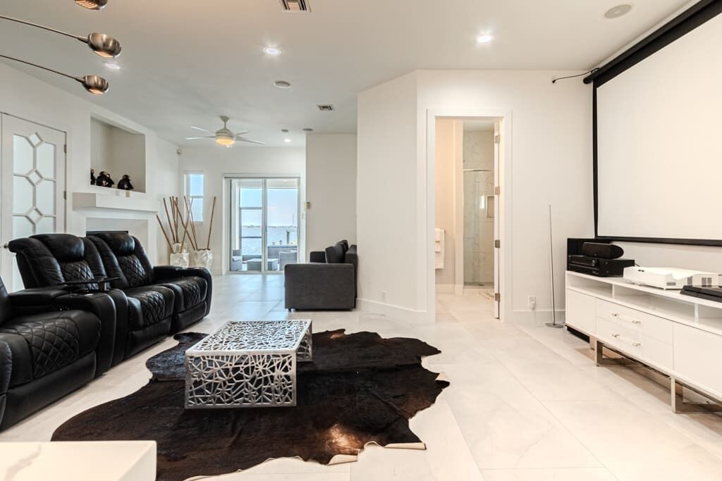 Photo of Livingroom in Caloosahatchee