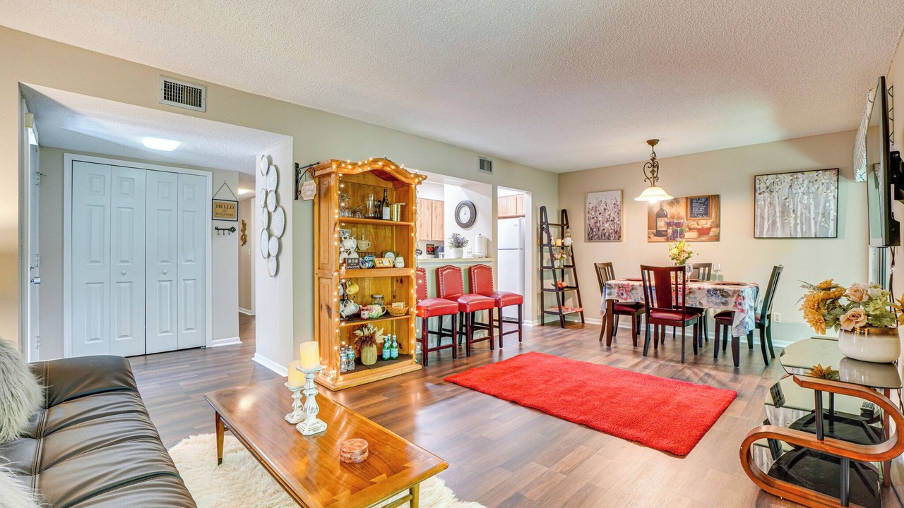Photo of Livingroom in Deltona Lakes