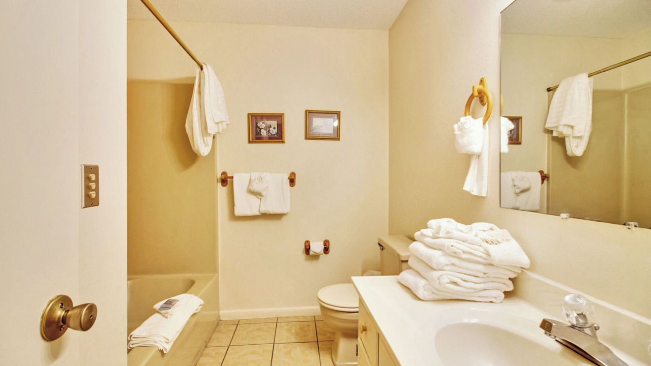 Photo of Bathroom in Lake Tansi