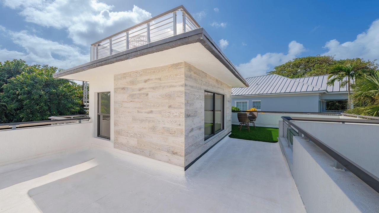 Photo of Patio Balcony in Barrier Island