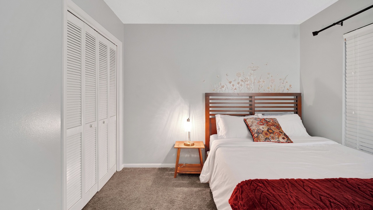 Photo of Bedroom in Boyette Springs