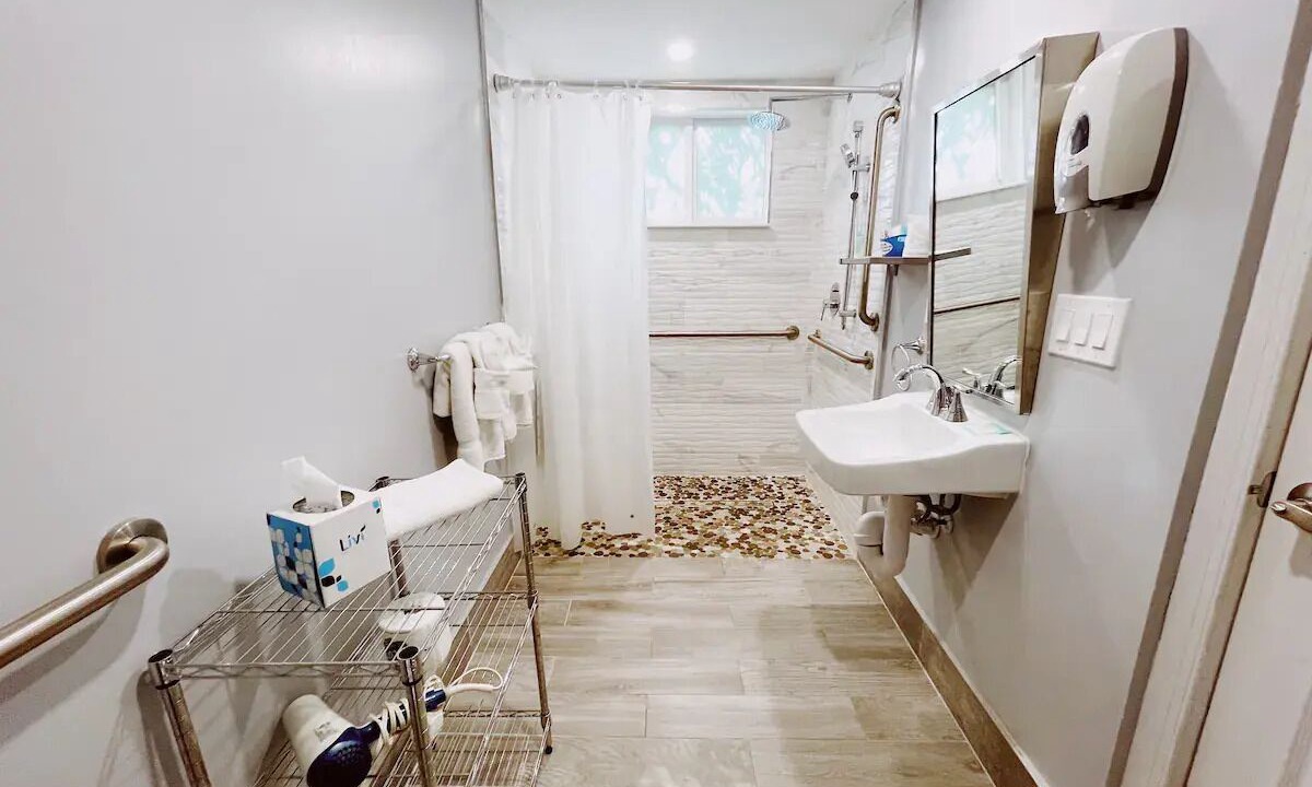 Photo of Bathroom in Lauderdale-by-the-Sea