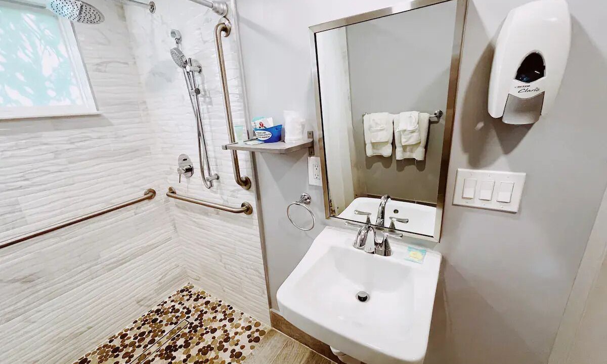 Photo of Bathroom in Lauderdale-by-the-Sea