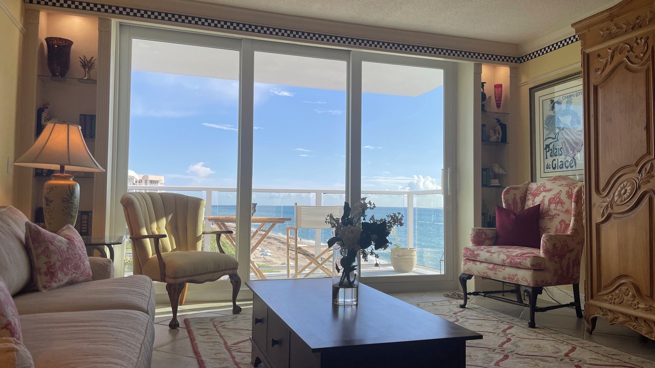 Photo of Livingroom in Palm Beach