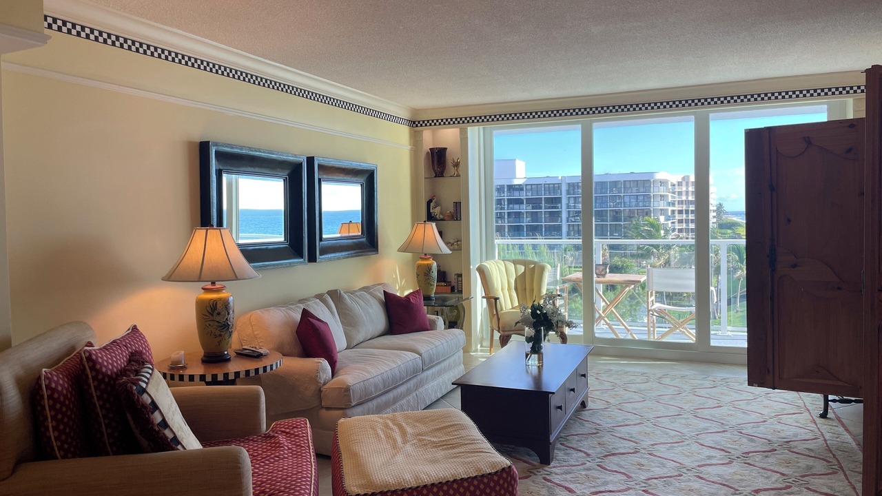 Photo of Livingroom in Palm Beach
