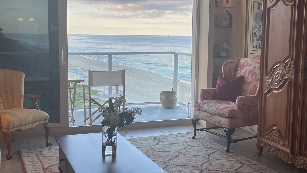 Photo of Livingroom in Palm Beach