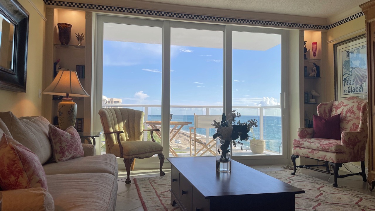 Photo of Livingroom in Palm Beach