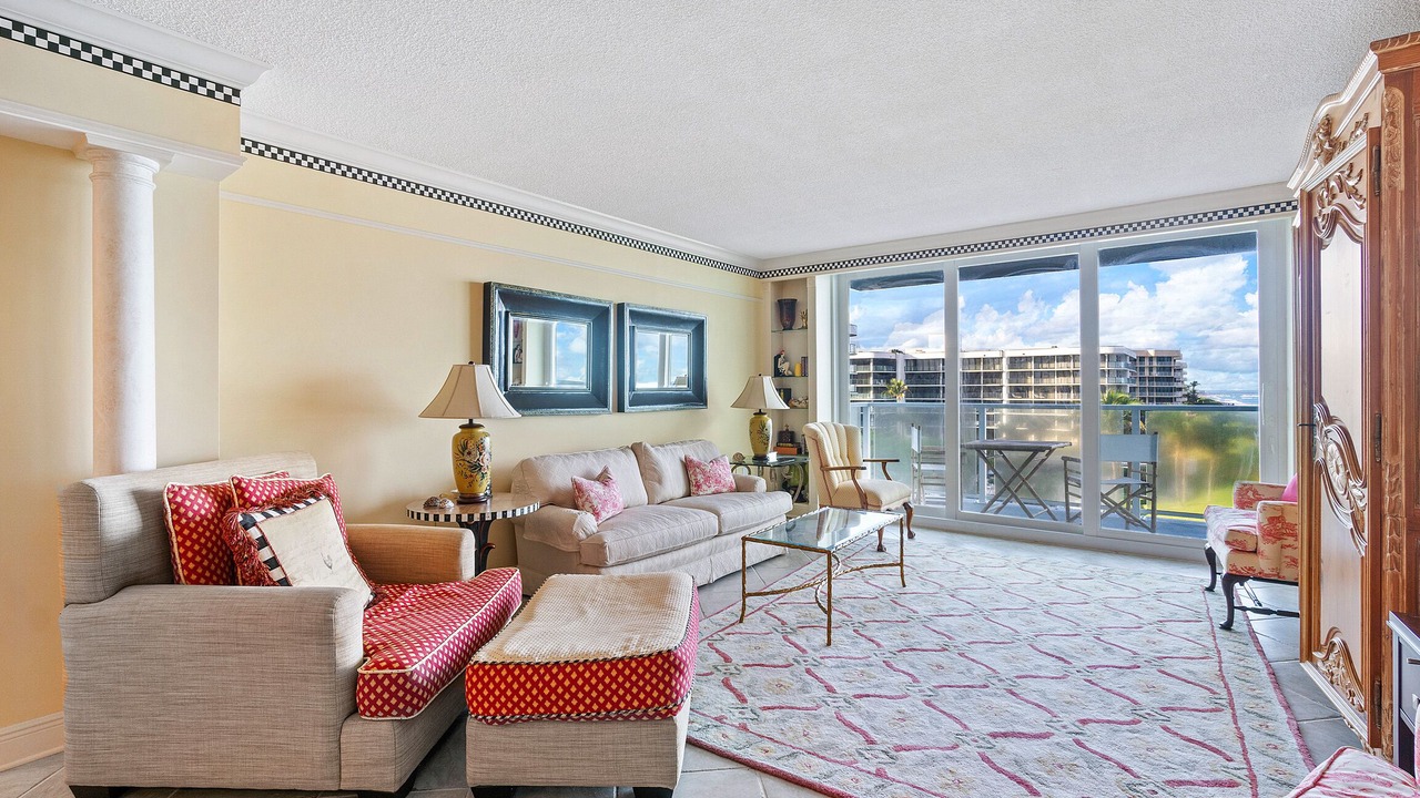 Photo of Livingroom in Palm Beach