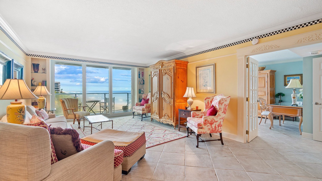 Photo of Livingroom in Palm Beach