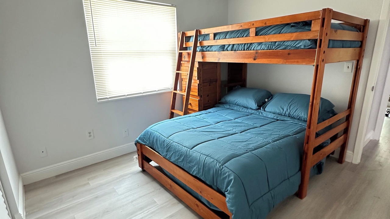Photo of Bedroom in Lake Magdalene